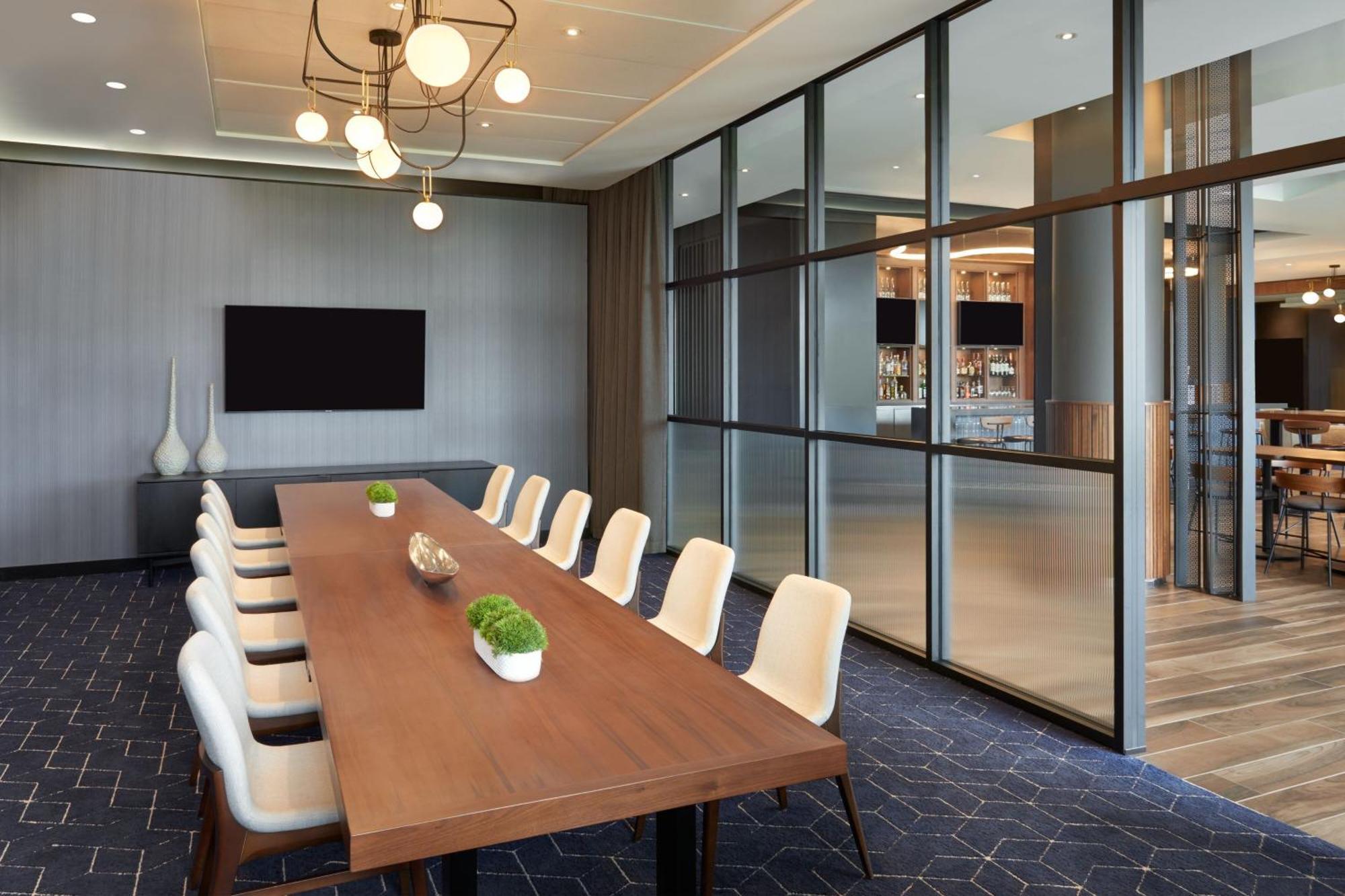 Residence Inn By Marriott Calgary Airport Buitenkant foto