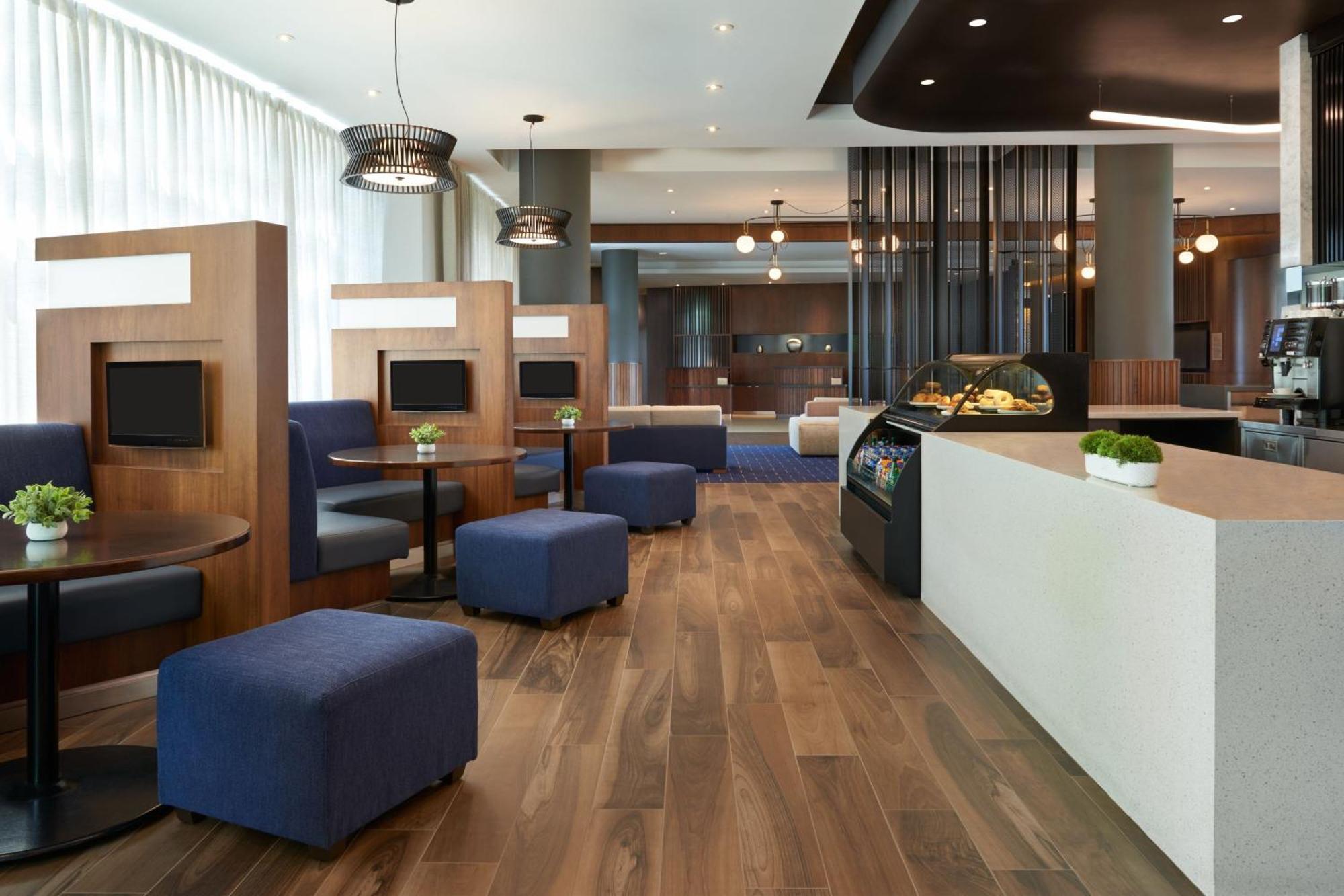 Residence Inn By Marriott Calgary Airport Buitenkant foto