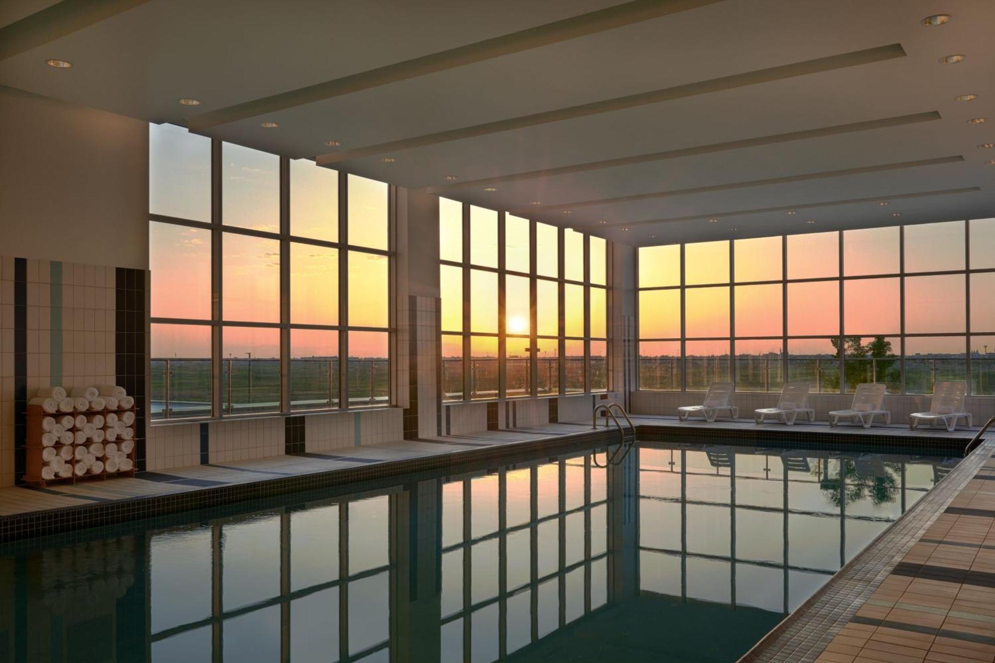Residence Inn By Marriott Calgary Airport Buitenkant foto