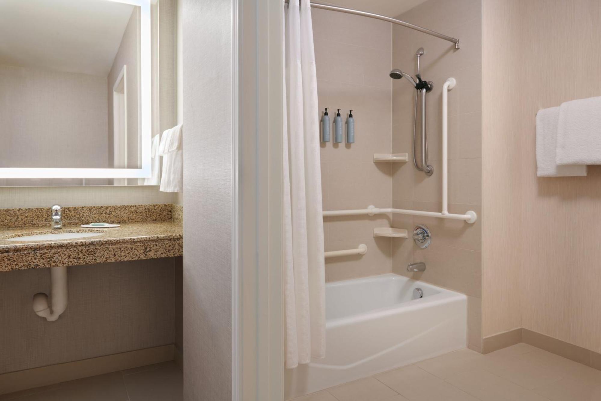 Residence Inn By Marriott Calgary Airport Buitenkant foto