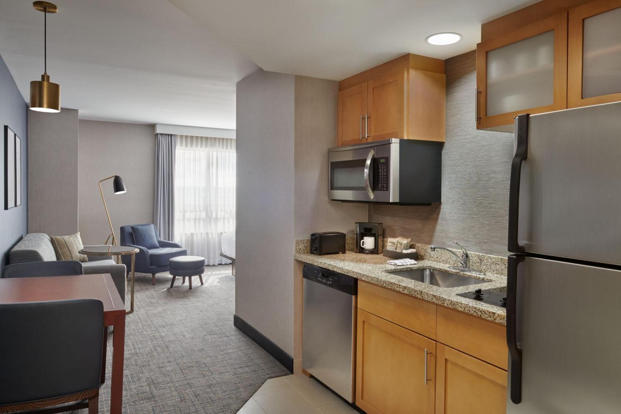 Residence Inn By Marriott Calgary Airport Buitenkant foto