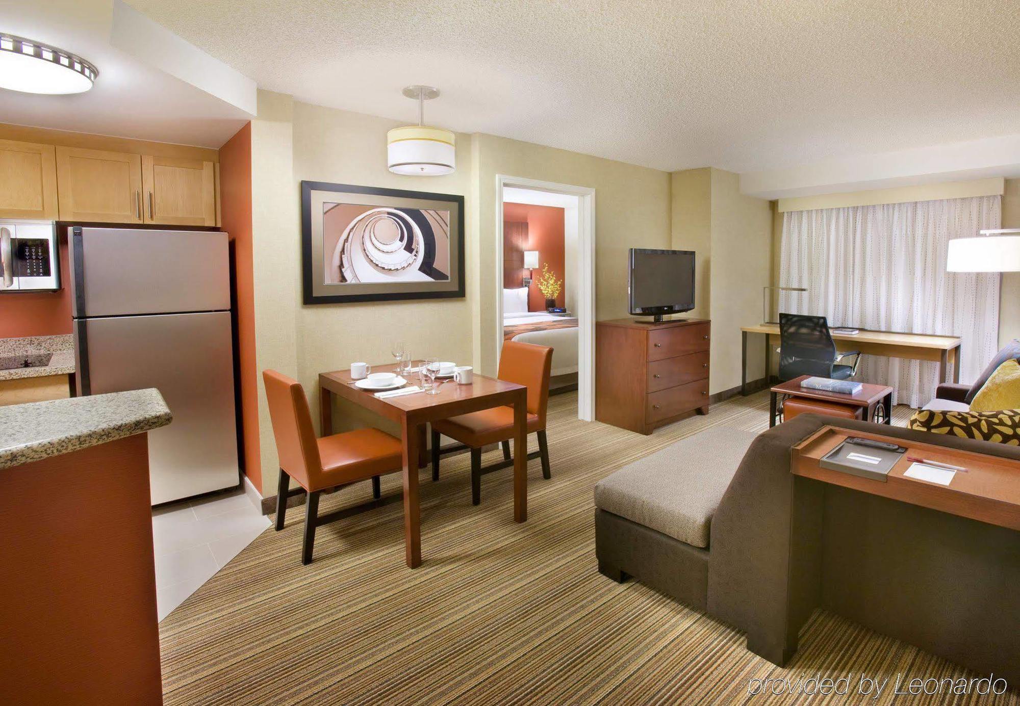 Residence Inn By Marriott Calgary Airport Kamer foto