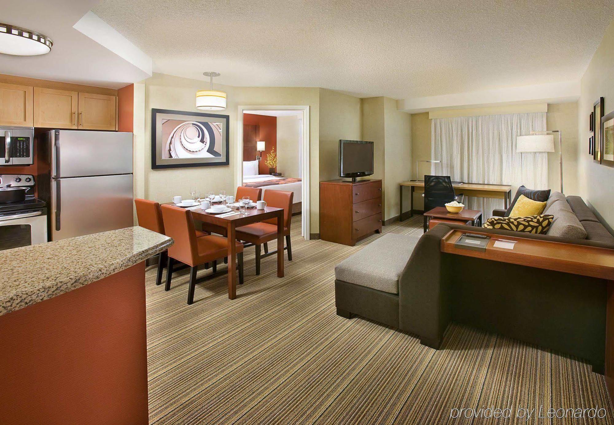 Residence Inn By Marriott Calgary Airport Buitenkant foto